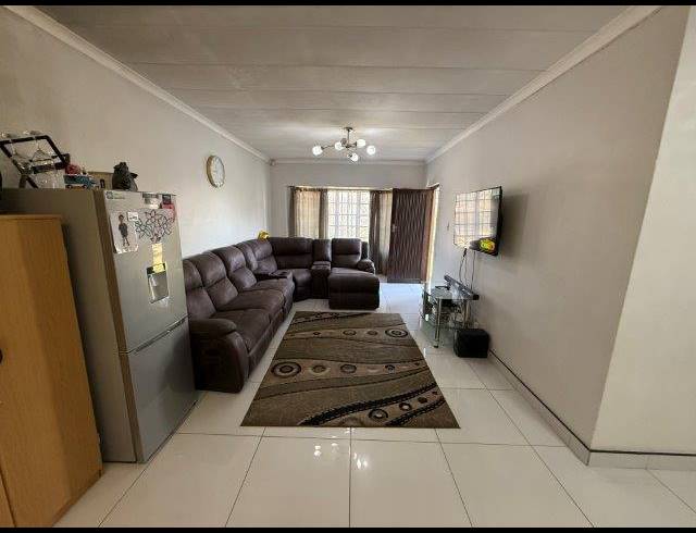 2 BEDROOM TOWNHOUSE FOR SALE IN MALVERN